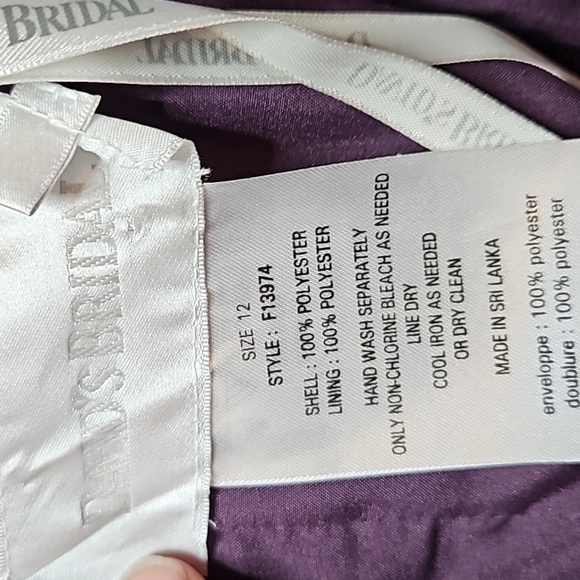 DAVIDS BRIDAL STRAPLESS BRIDESMAID DRESS WITH RUCHING IN WINE SIZE 12 - Picture 9 of 9